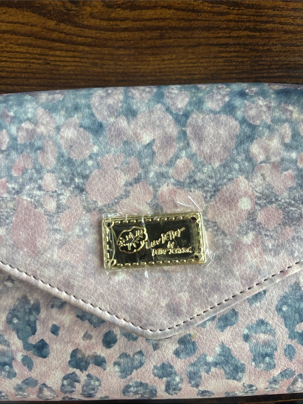 Luv Betsey by Betsey Johnson Pink Floral Print Crossbody Bag with Gold Chain - Picture 4 of 7